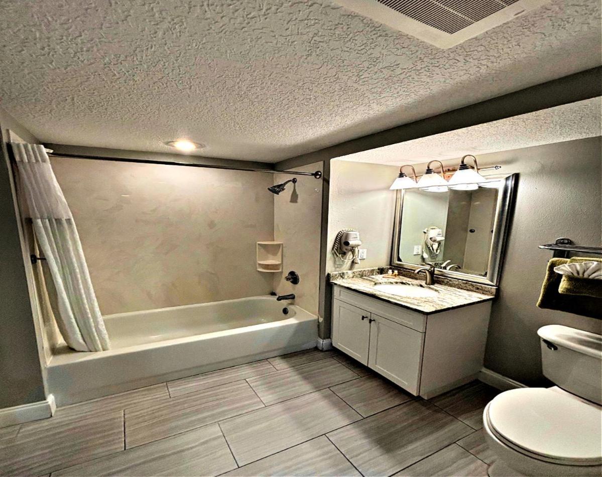 Vacation In Comfort And Luxury - 3 Bedroom Direct Oceanfront - Wyndham Ocean Walk Resort 2425 Дейтона-Біч Екстер'єр фото